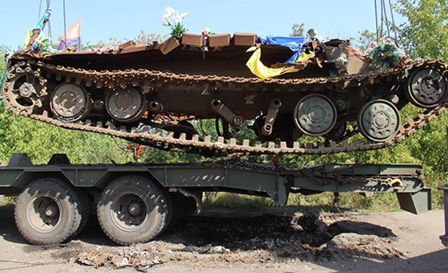 Легендарный танк с АТО станет памятником на Донбассе: есть фото Легендарный танк с АТО станет памятником на Донбассе: есть фото
