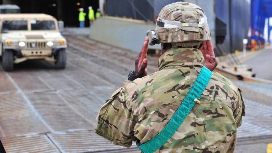 США звозить військову техніку до Польщі: назвали причину США звозить військову техніку до Польщі: назвали причину