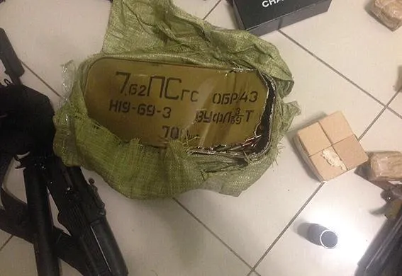 Поліція знайшла зброю в одного з учасників Поліція знайшла зброю в одного з учасників