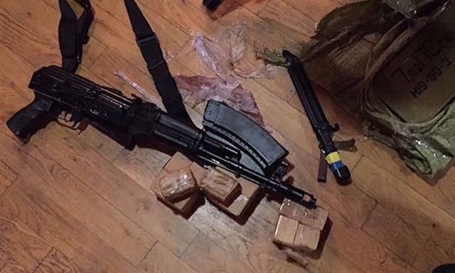 "Прорыв Саакашвили": полиция нашла оружие у одного из участников события