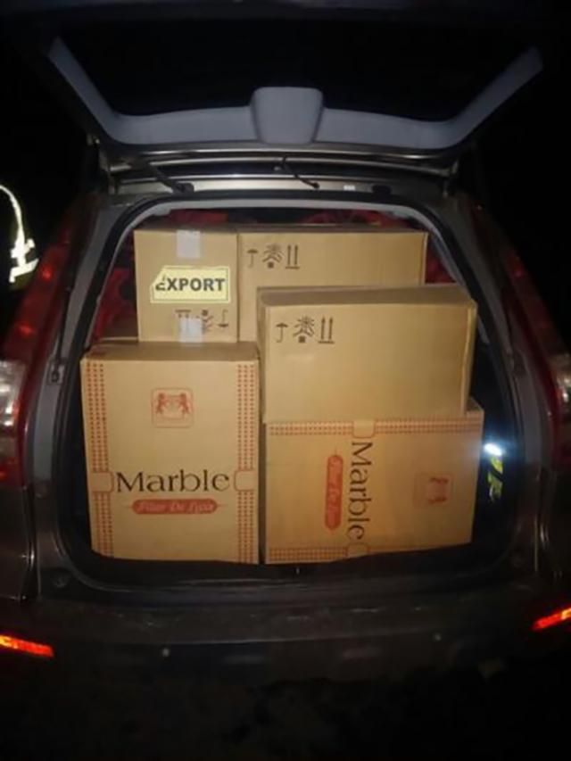 На Закарпатье пограничники задержали крупную партию контрабанды и несовершеннолетнего водолаза На Закарпатье пограничники задержали крупную партию контрабанды и несовершеннолетнего водолаза