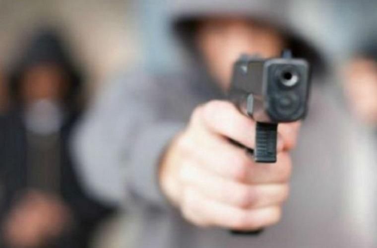 В Киеве мужчина подстрелил школьника