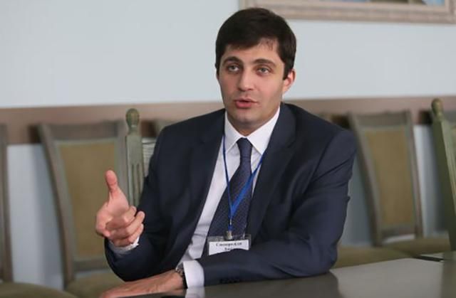 Сакварелідзе вручили повідомлення про підозру у скоєнні злочину: є відео Сакварелідзе вручили повідомлення про підозру у скоєнні злочину: є відео