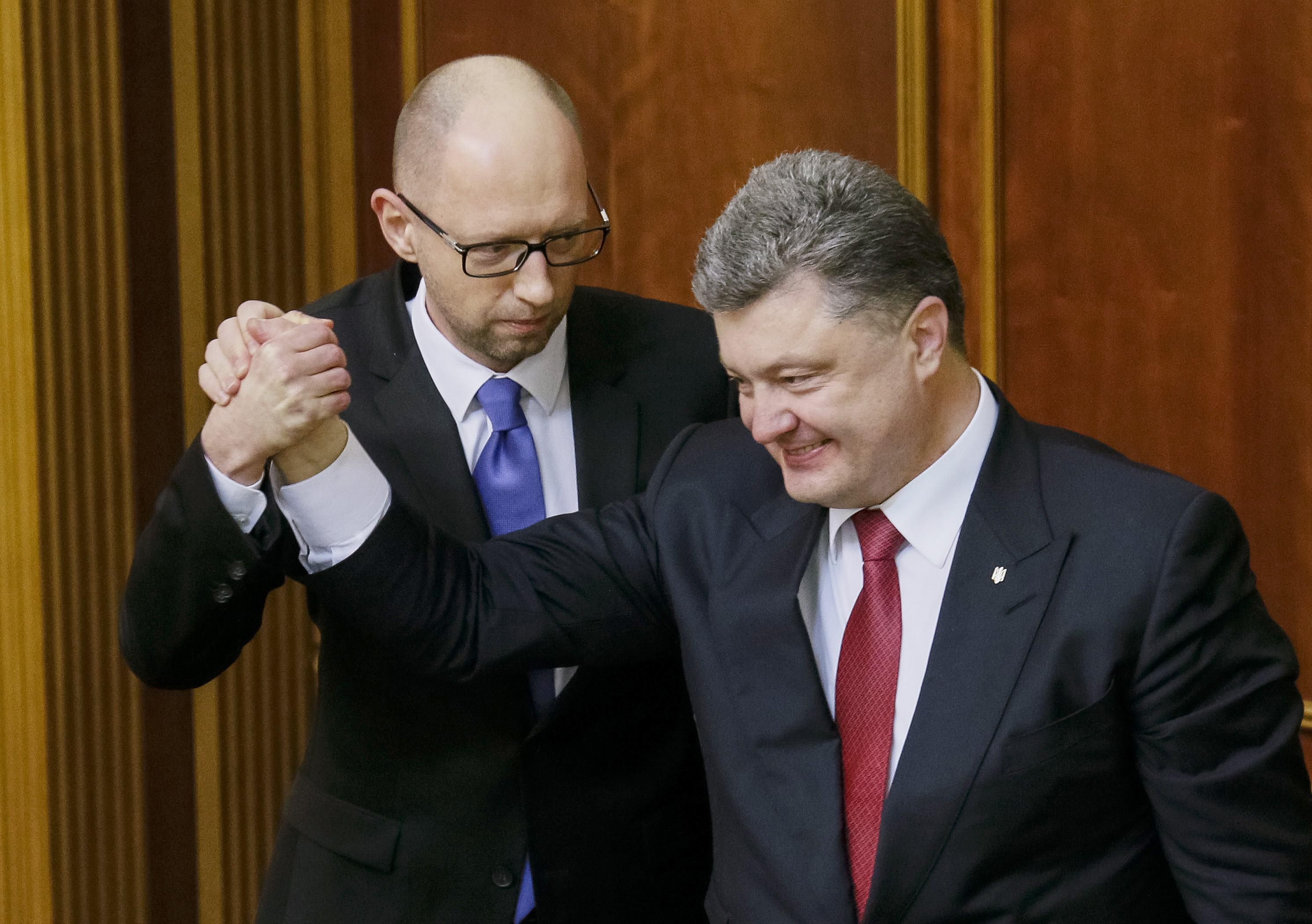 Триповерховий літак, який не може злетіти, – політолог про об’єднання БПП і НФ