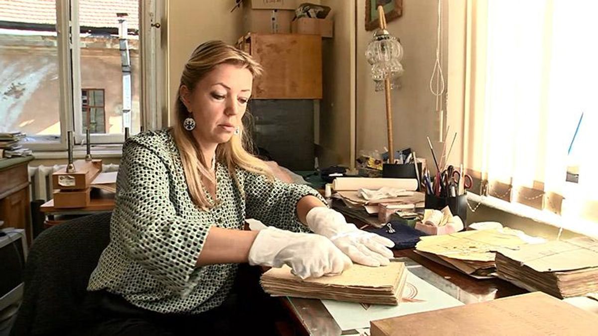 Як реставрують цінні стародруки Як реставрують цінні стародруки