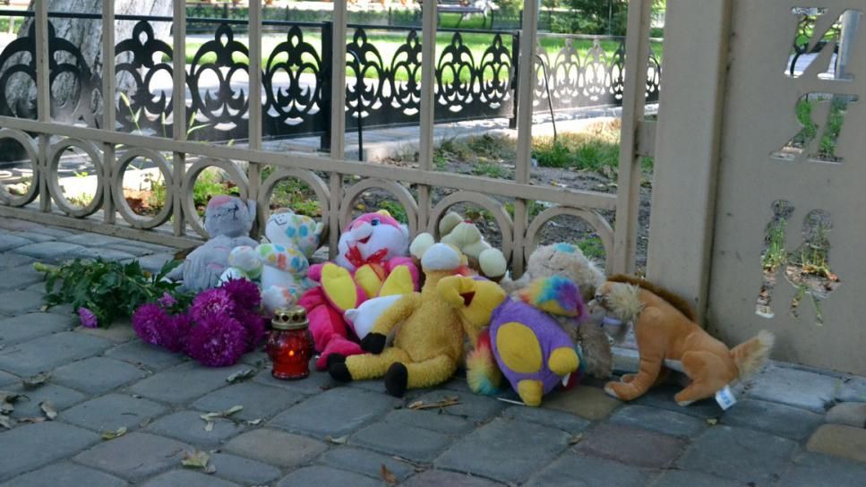 Як в Одесі вшановують жертв смертельної трагедії у Вікторії: емоційні фото 