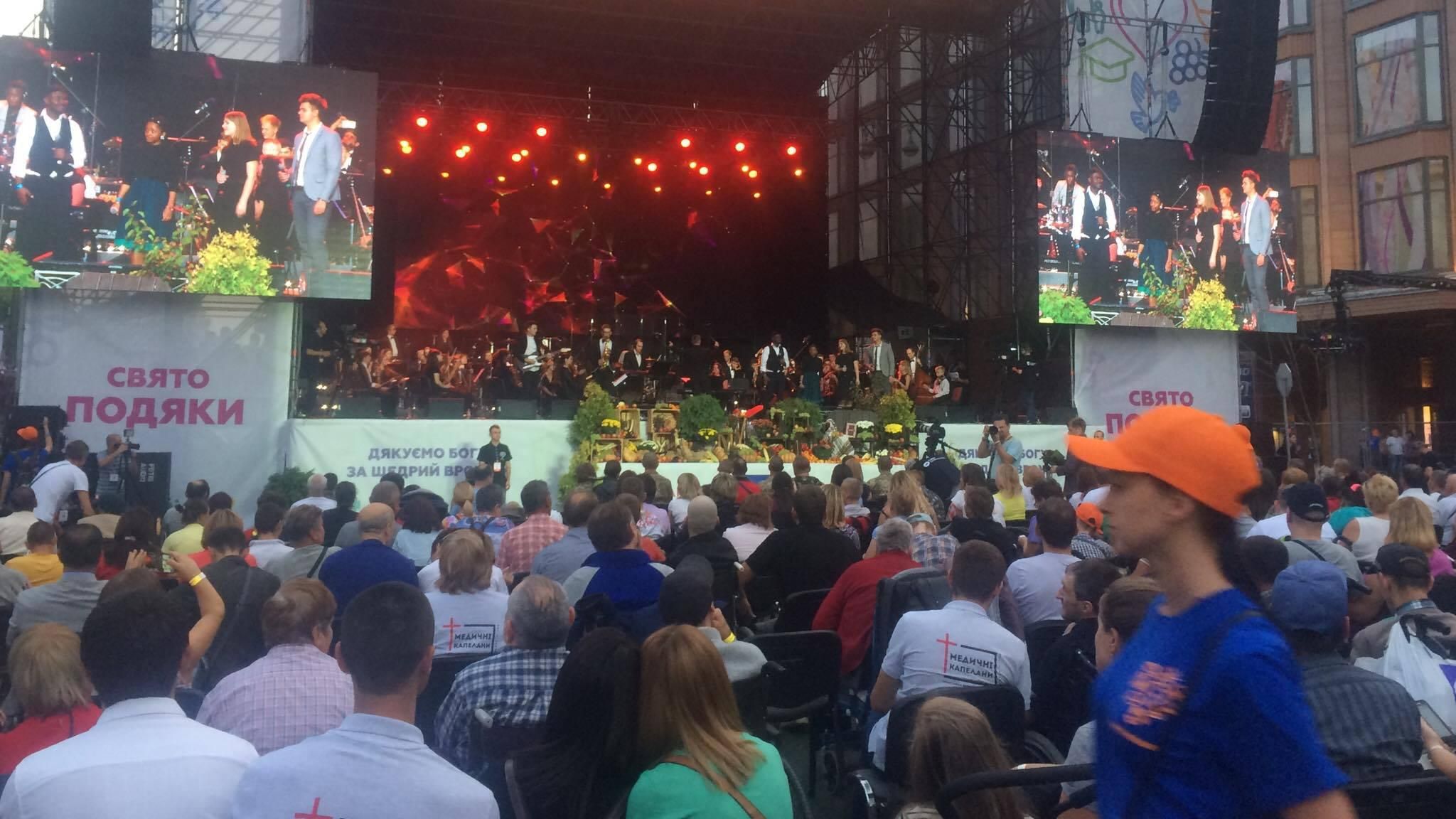 Людина-легенда Вуйчич зібрав у Києві десятки тисяч людей: промовисті фото Людина-легенда Вуйчич зібрав у Києві десятки тисяч людей: промовисті фото