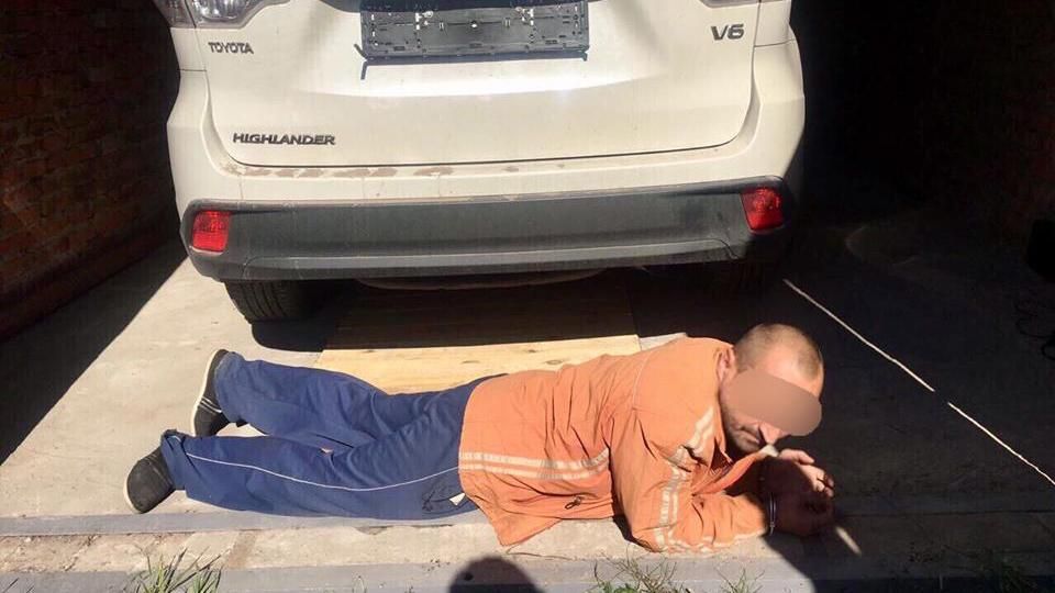 Викрадачами елітних авто виявилися колишні співробітники ДАІ "Кобра" Викрадачами елітних авто виявилися колишні співробітники ДАІ "Кобра"