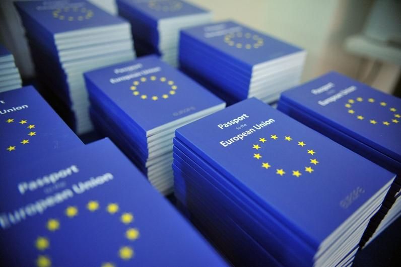 Українські та російські мільярдери та політики принесли Кіпру мільярди євро за паспорти ЄС, – The Guardian