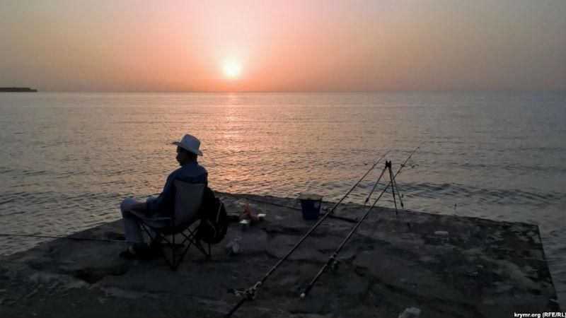 Оксамитовий сезон в анексованому Криму: промовисті фото Оксамитовий сезон в анексованому Криму: промовисті фото