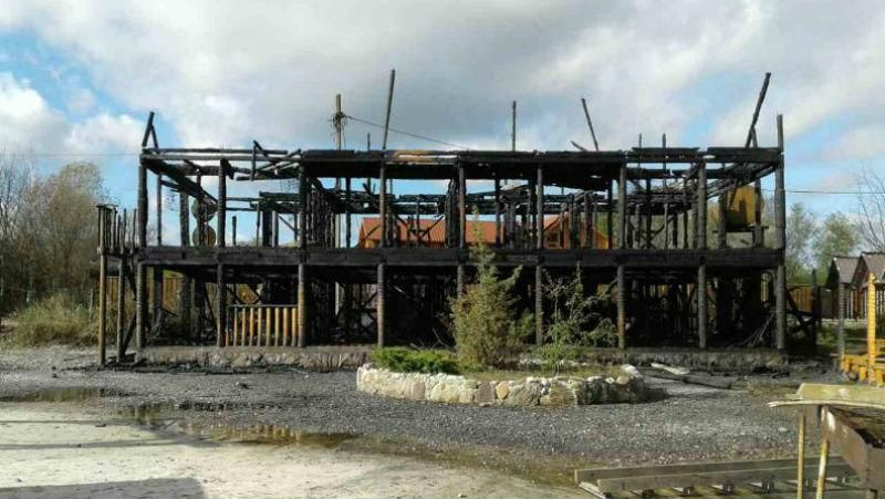 База отдыха полностью выгорела на Закарпатье База отдыха полностью выгорела на Закарпатье