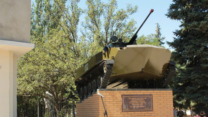 В окупованому Луганську знову підірвали пам'ятник бойовикам: з'явились перші кадри