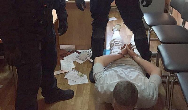 В Николаеве поймали высокопоставленного полицейского-вымогателя