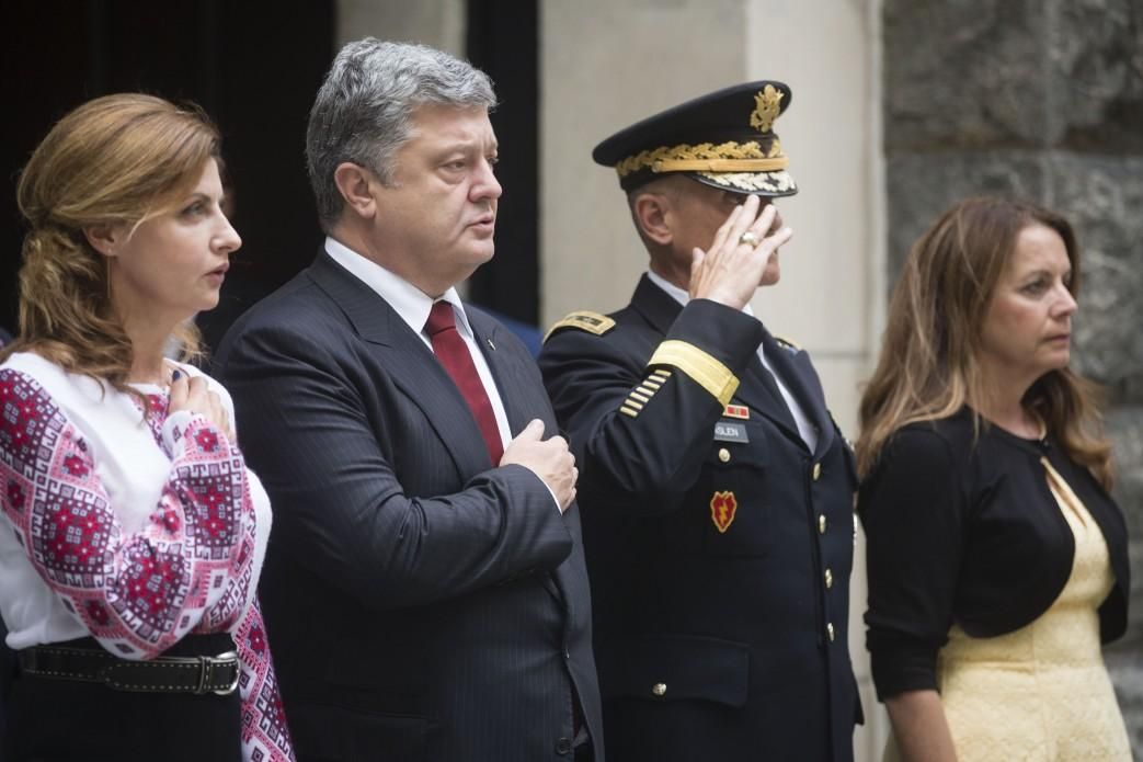 Порошенко планирует за три года сделать украинскую армию сильнейшей на континенте Порошенко планирует за три года сделать украинскую армию сильнейшей на континенте