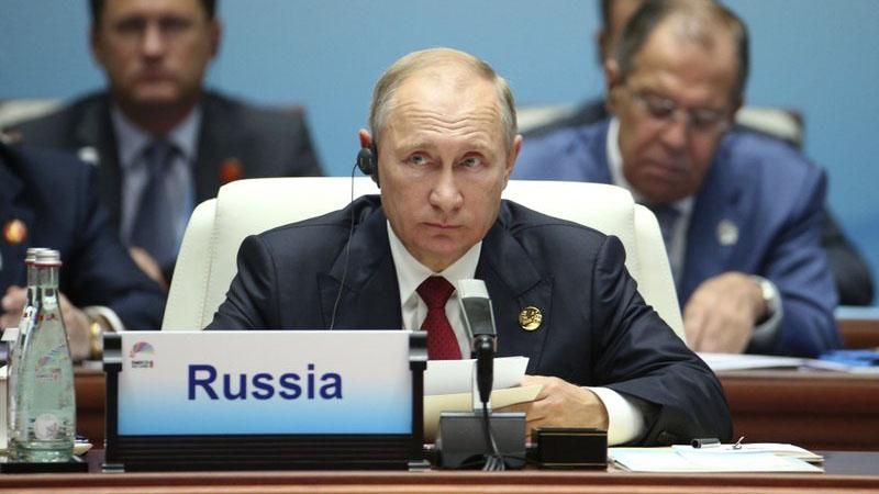 Росія, на жаль, досі застрягла у 18-му сторіччі, – Порошенко Росія, на жаль, досі застрягла у 18-му сторіччі, – Порошенко