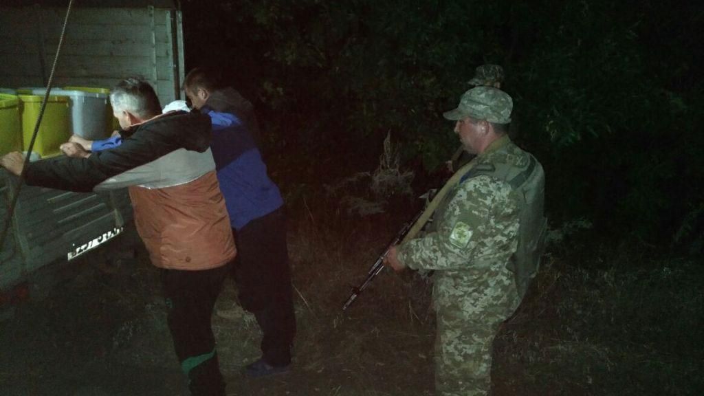 Прикордонники зі стріляниною завадили контрабандистам вивезти до Росії  4 тонни меду