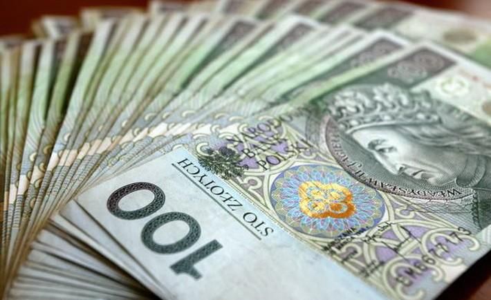 Українські заробітчани за рік перерахували 8 мільярдів злотих із Польщі додому Українські заробітчани за рік перерахували 8 мільярдів злотих із Польщі додому