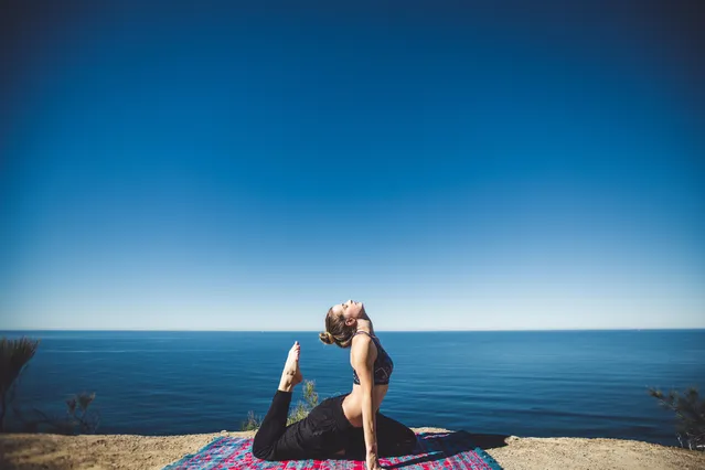 Арома-йога – це поєднання звичайної йоги з ароматерапією 