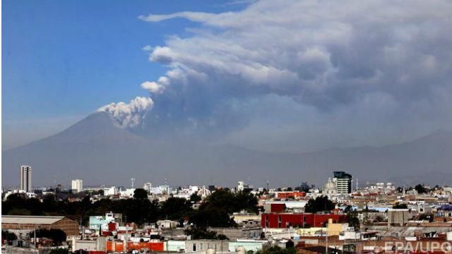Прокинувся вулкан в Мексиці Попокатепетль - відео