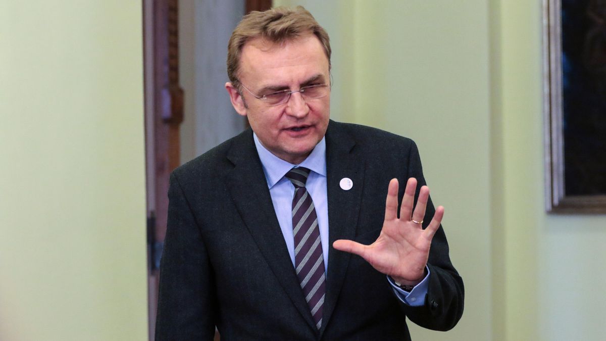 Садовый рассказал о взаимоотношениях с Порошенко и дал ему совет Садовый рассказал о взаимоотношениях с Порошенко и дал ему совет