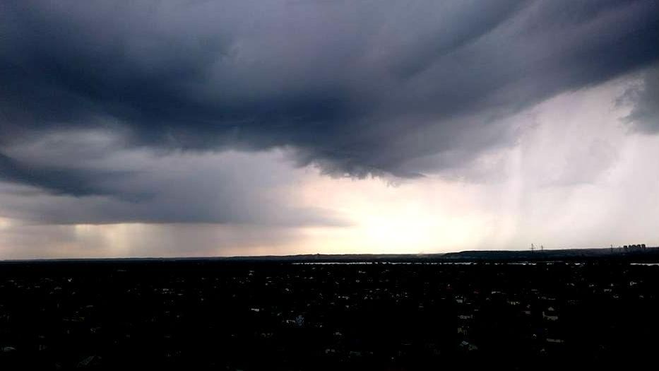 Гроза в Киеве 20 сентября: видео и фото мощной грозы и града Гроза в Киеве 20 сентября: видео и фото мощной грозы и града