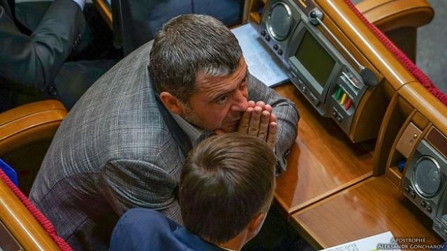 Нардепа підловили з годинником, вартістю як квартира: опубліковані фото