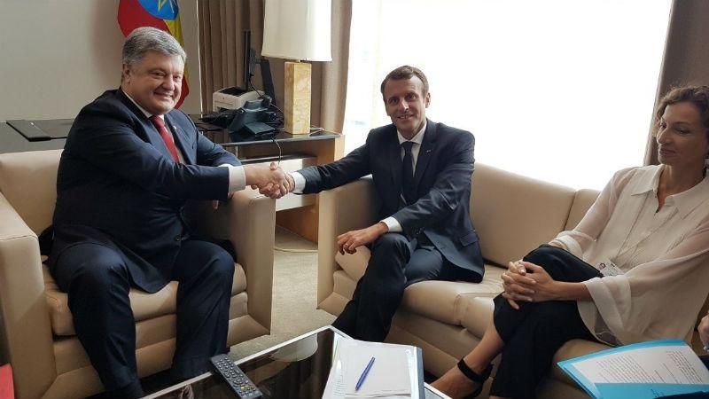 Порошенко зустрівся з Макроном: з’явились деталі розмови президентів Порошенко зустрівся з Макроном: з’явились деталі розмови президентів