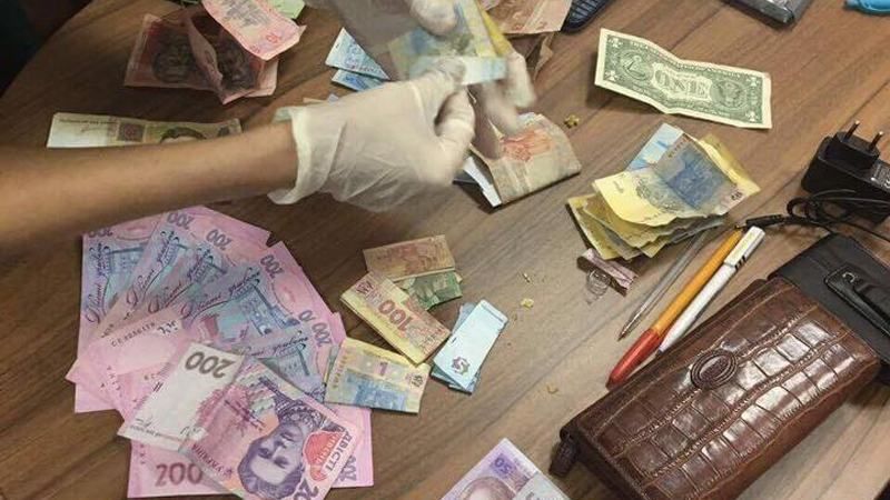 Судді з Дніпра намагалися підкупити хабарем Холодницького Судді з Дніпра намагалися підкупити хабарем Холодницького