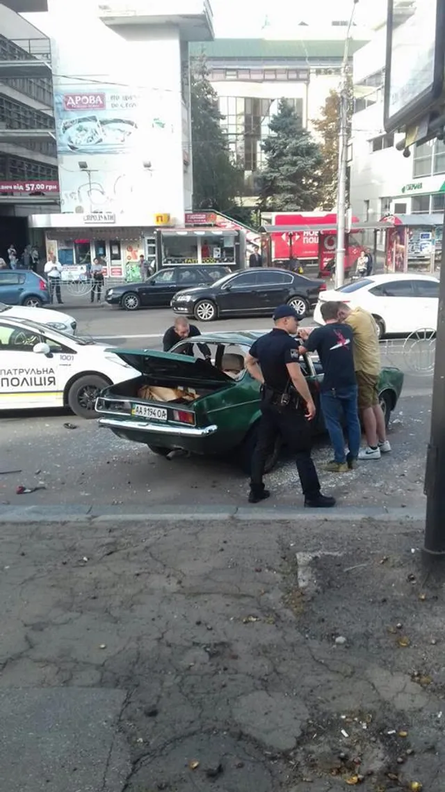 Акція, Київ, автомобіль, вандали Акція, Київ, автомобіль, вандали