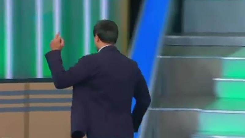 Украинец на Кремль ТВ назвал Россию страной-гопником и показал пропагандистам средний палец