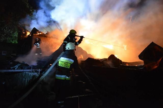 Крупный пожар полностью уничтожил ресторан в Днепре: есть фото