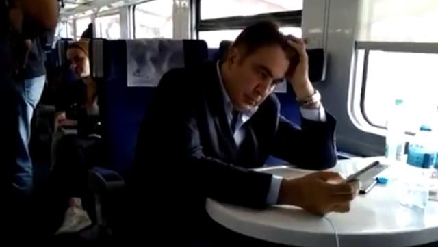 Пасажирам "Інтерсіті" повернули 60 тисяч гривень через затримку поїзда у Перемишлі через Саакашвілі Пасажирам "Інтерсіті" повернули 60 тисяч гривень через затримку поїзда у Перемишлі через Саакашвілі