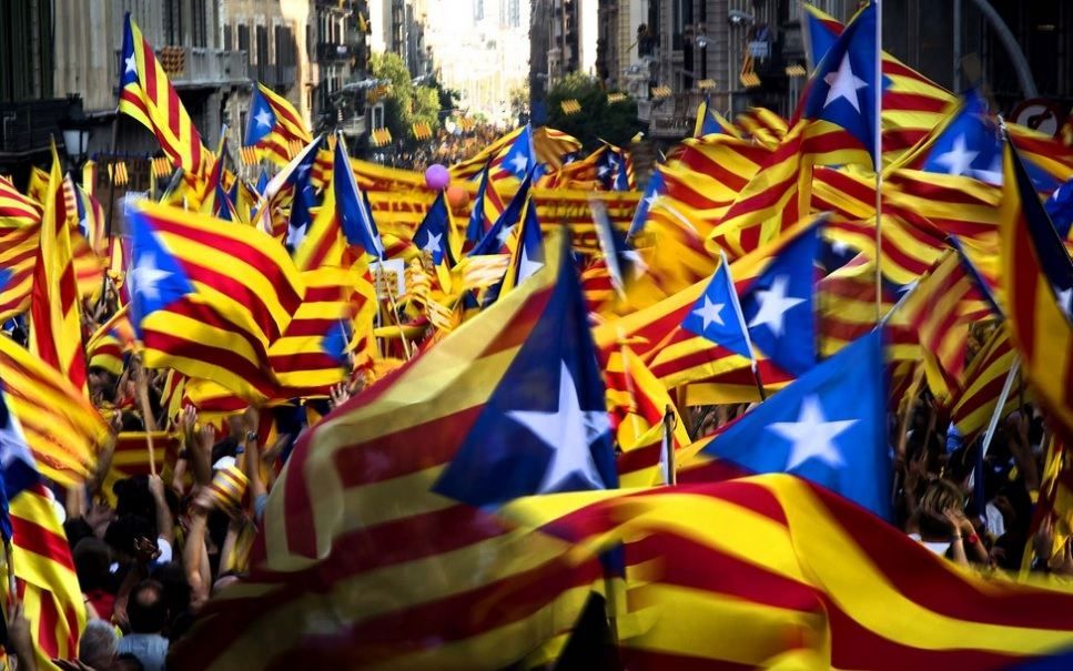 Мадрид направил в Каталонию тысячи полицейских, чтобы заблокировать референдум