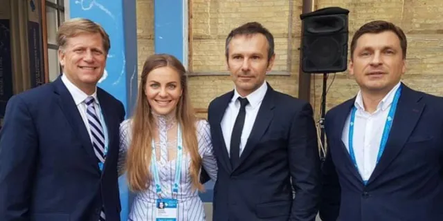 Лідер Лідер