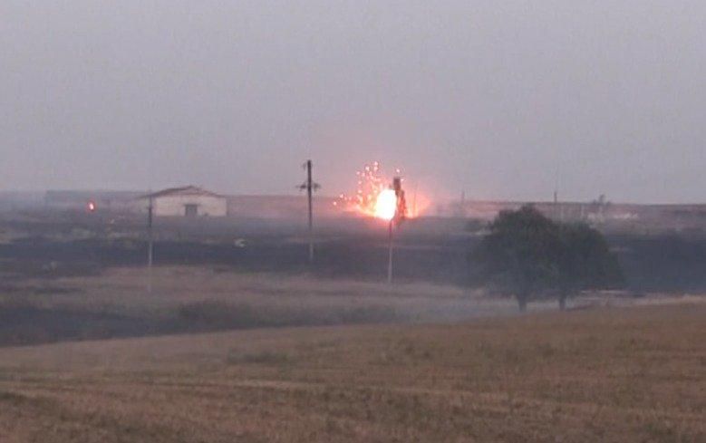 З'явилось відео з місця вибухів на складах боєприпасів під Маріуполем