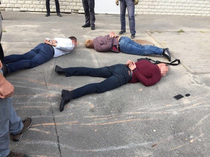 СБУ поймала на взятке госслужащего, который требовал больше миллиона гривен СБУ поймала на взятке госслужащего, который требовал больше миллиона гривен