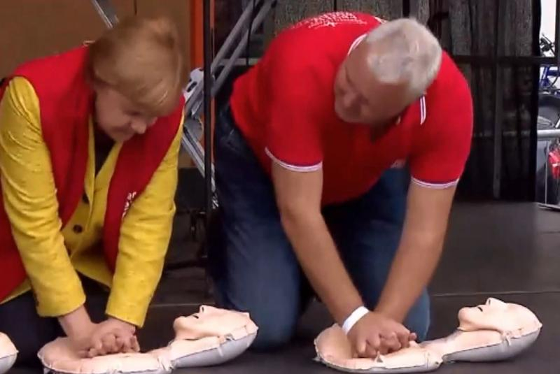 Последний день политической агитации: зачем Меркель "реанимировала" манекен