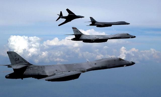 Демонстрация силы: бомбардировщики США пролетели у воздушного пространства КНДР