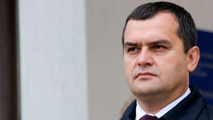 Суд арестовал все имущество и денежные средства экс-министра Захарченко Суд арестовал все имущество и денежные средства экс-министра Захарченко