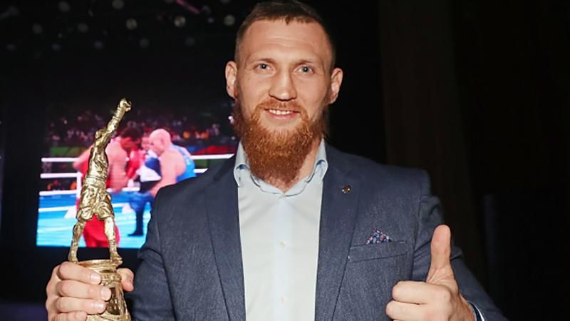 Росіянин ефектно вилетів з боксерської Ліги чемпіонів, в якій бере участь Усик