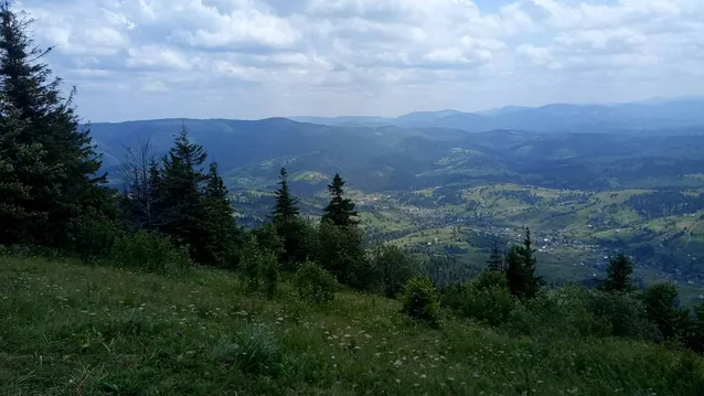 Гора Зворець (літо) Гора Зворець (літо)