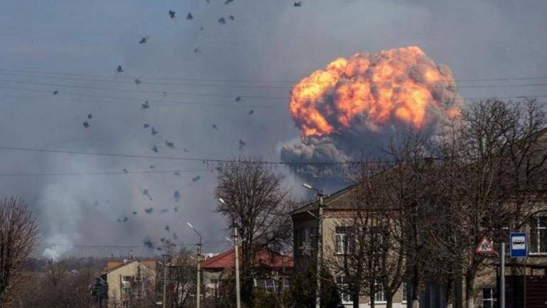 Вибухи на складах у Калинівці: стало відомо, скільки грошей виділили на ліквідацію Вибухи на складах у Калинівці: стало відомо, скільки грошей виділили на ліквідацію