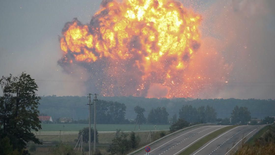 Взрывы в Калиновке: куда обращаться за помощью