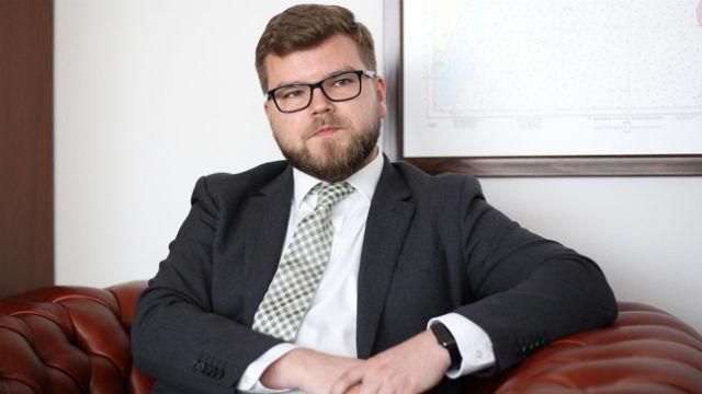 Заоблачная зарплата: новый глава "Укрзализныци" будет зарабатывать больше миллиона в месяц Заоблачная зарплата: новый глава "Укрзализныци" будет зарабатывать больше миллиона в месяц