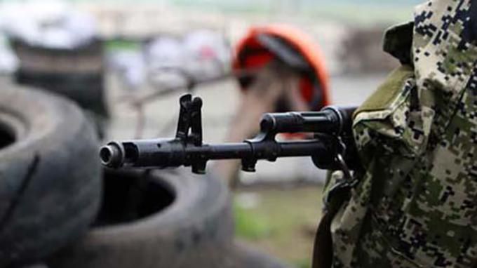 Боевики беспощадно обстреливают жилые кварталы на востоке Украины: видео Боевики беспощадно обстреливают жилые кварталы на востоке Украины: видео