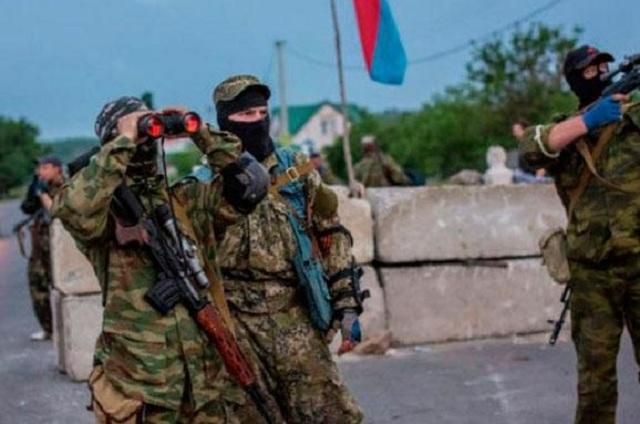 Патріоти вивісили в "ЛНР" український прапор та провчили бойовиків: фотофакт
