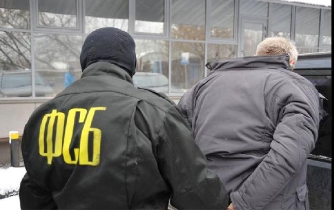 ФСБ задержала в Крыму мужчину и женщину, которые якобы шпионили в пользу Украины