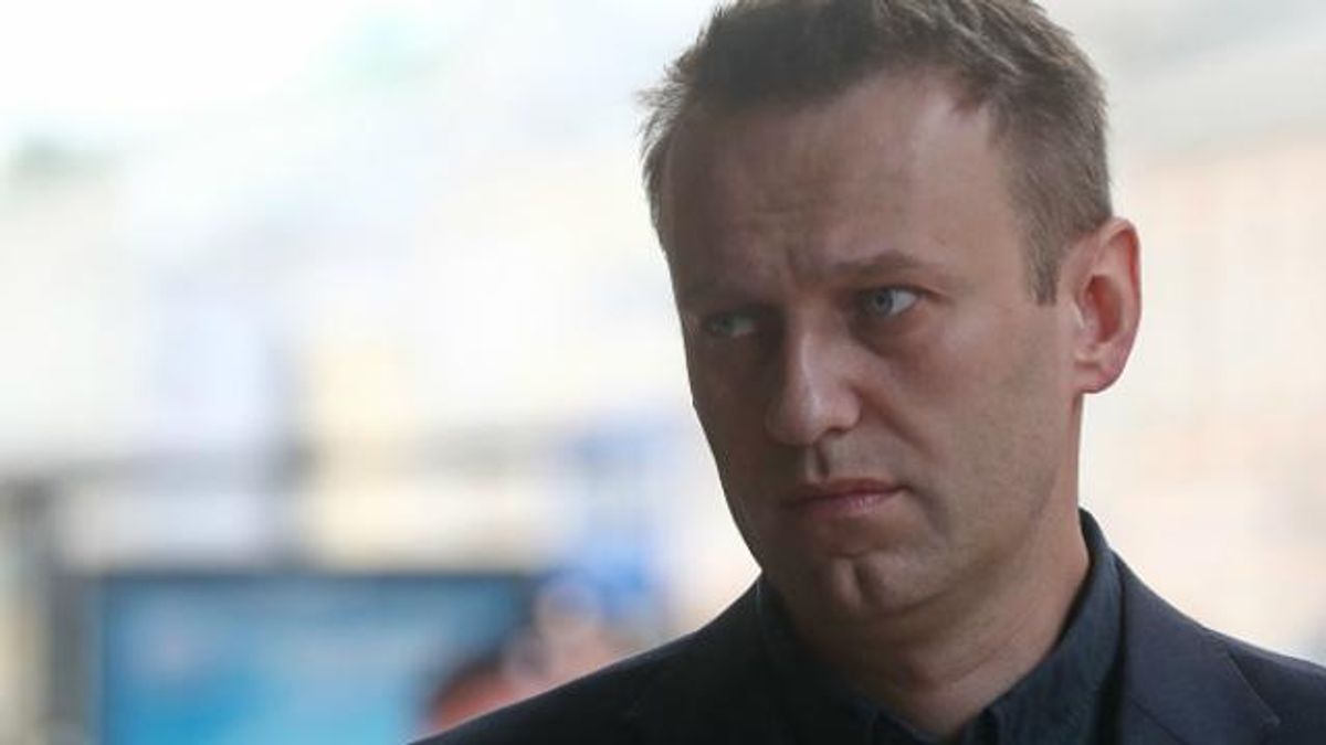 Навального затримали у під'їзді його будинку у Москві