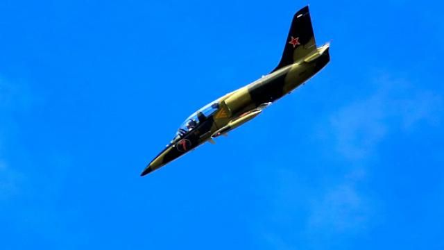 Под Хмельницким упал самолет: детали рассказали в Минобороне Под Хмельницким упал самолет: детали рассказали в Минобороне