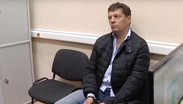 Порошенко надеется на помощь жены Макрона в освобождении Сущенко